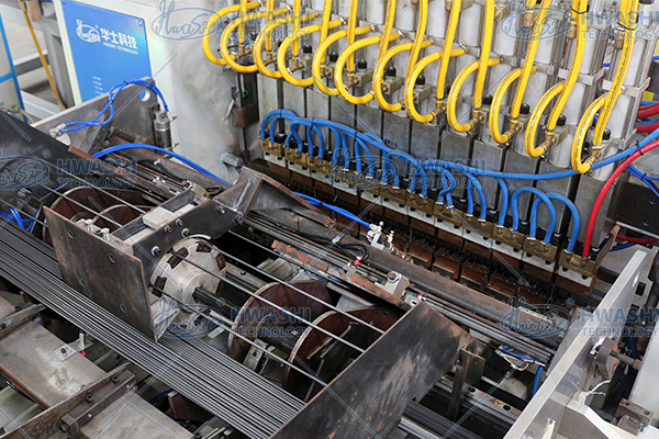 Macchina di saldatura automatica avanzata per scaffalature di piattaforme 5