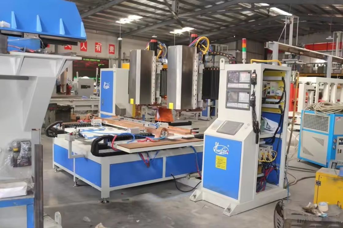 Sette 7Axis Cnc punto di saldatura macchina doppia testa automatico lamiera per scaffalatura