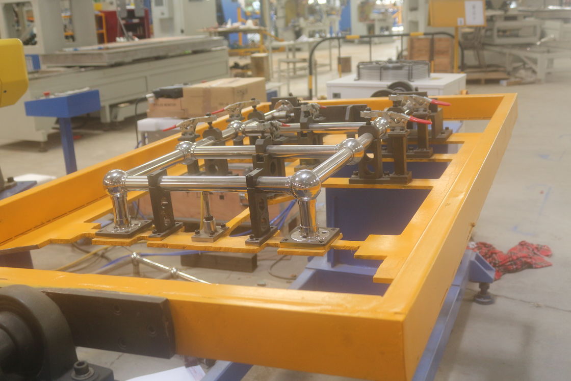 Saldatura a laser robot per radiatori per asciugamani e rotaie per asciugamani Robot macchina di saldatura laser